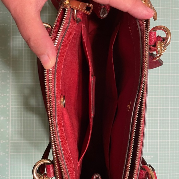 Coach leather cherry red purse w/shoulder straps - Picture 5 of 11